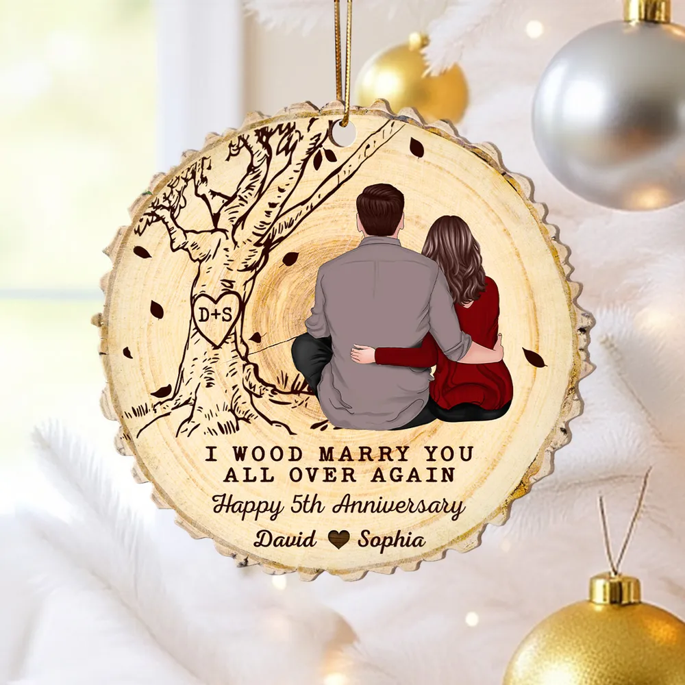 Wooden Ornament with Couple Hugging Under Tree, Romantic Anniversary Keepsake, Clear & Textured Design, Perfect Gift for Wedding Celebration - Image 4
