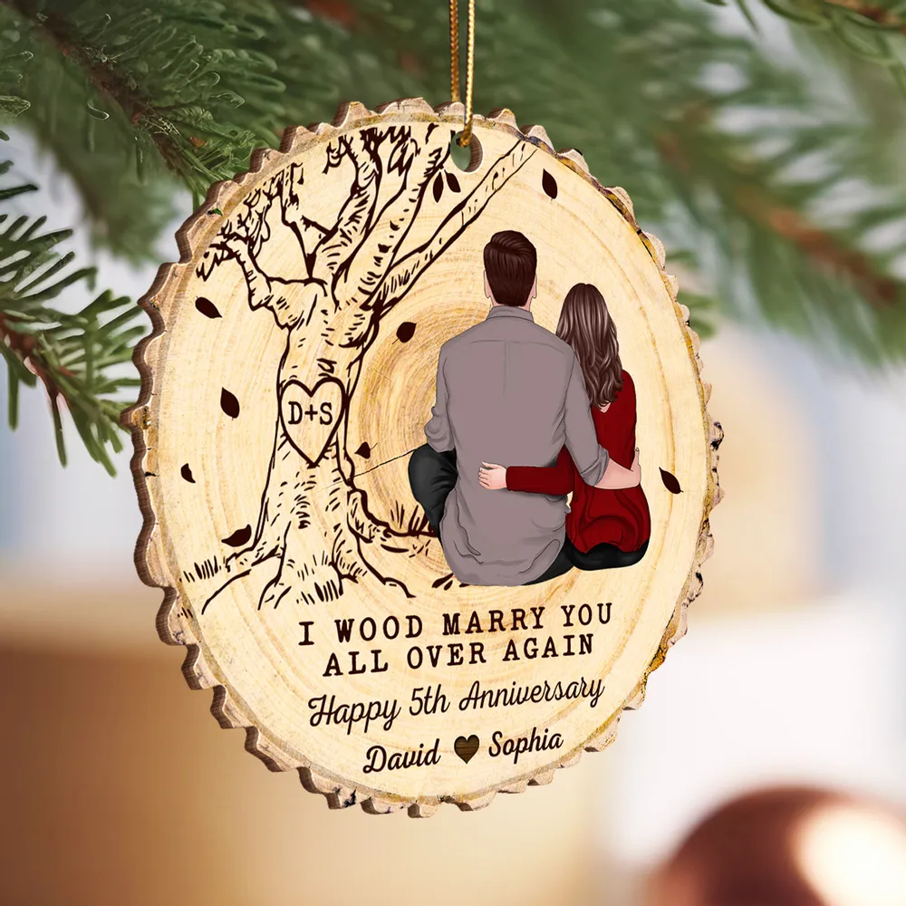 Wooden Ornament with Couple Hugging Under Tree, Romantic Anniversary Keepsake, Clear & Textured Design, Perfect Gift for Wedding Celebration - Image 5