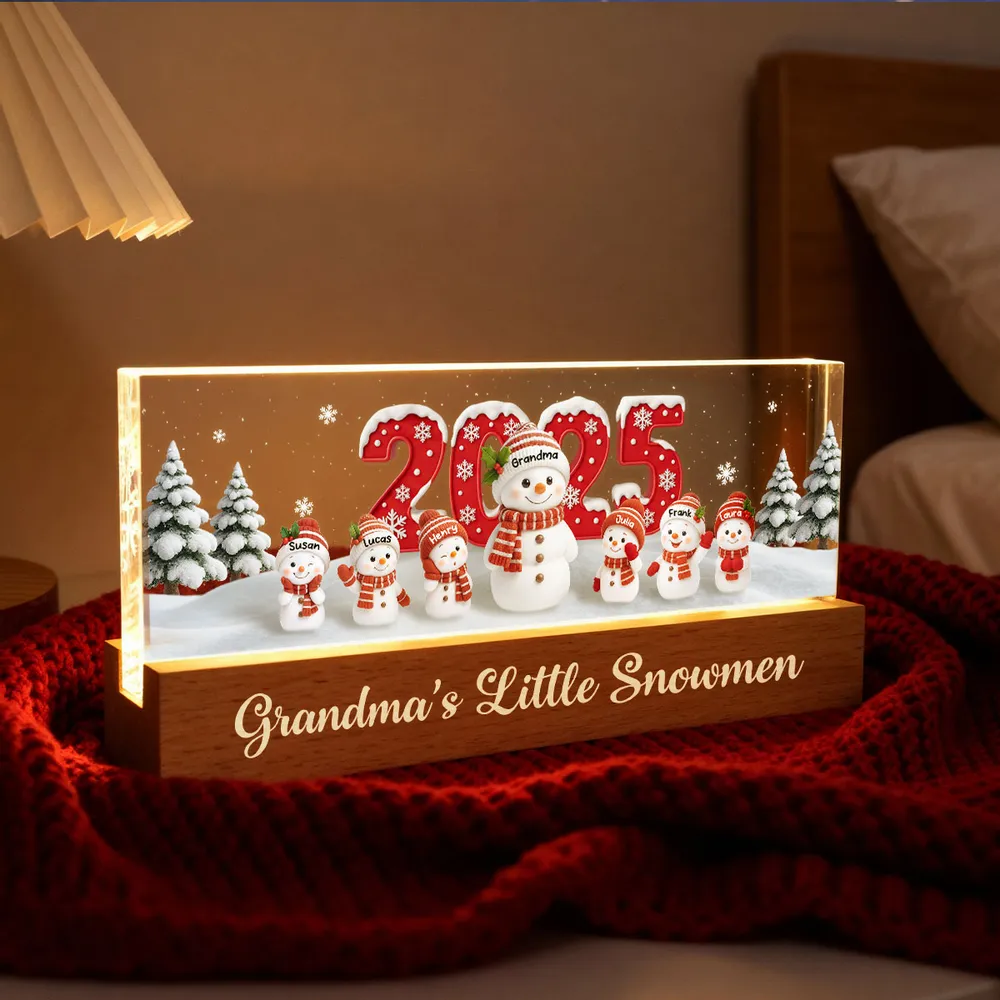 LED Light Plaque - Personalized Snowman Family for Grandma, cozy night light for Christmas, a unique heartfelt gift - Image 3
