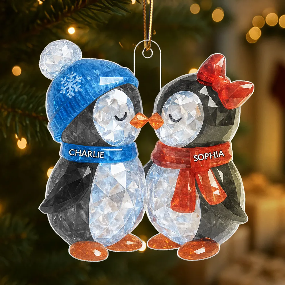 Personalized Acrylic Ornament with Kissing Penguin Couple – Cute Winter Scene, Festive Decor & Unique Christmas Gift - Image 3