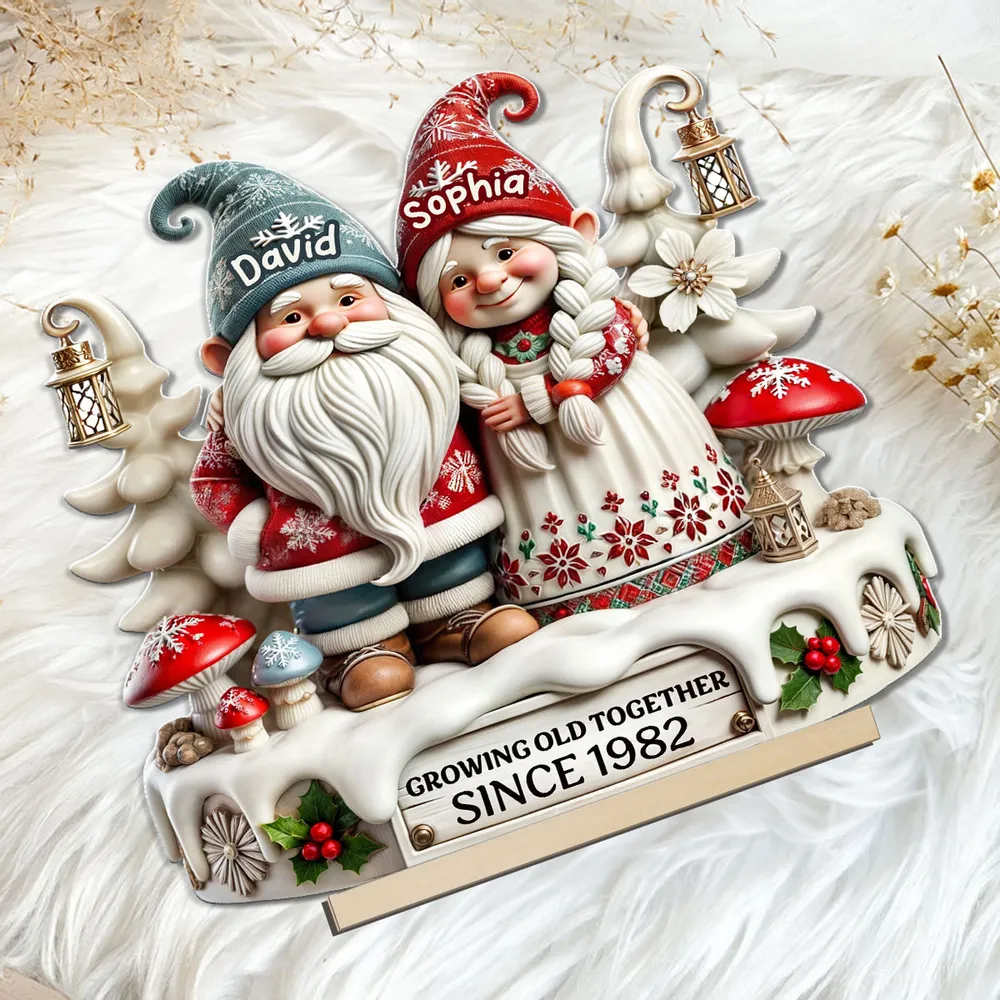 Custom Name Holiday Gnome Pair Wooden Plaque - Festive Home Display, Creative Couple Gift - Image 3