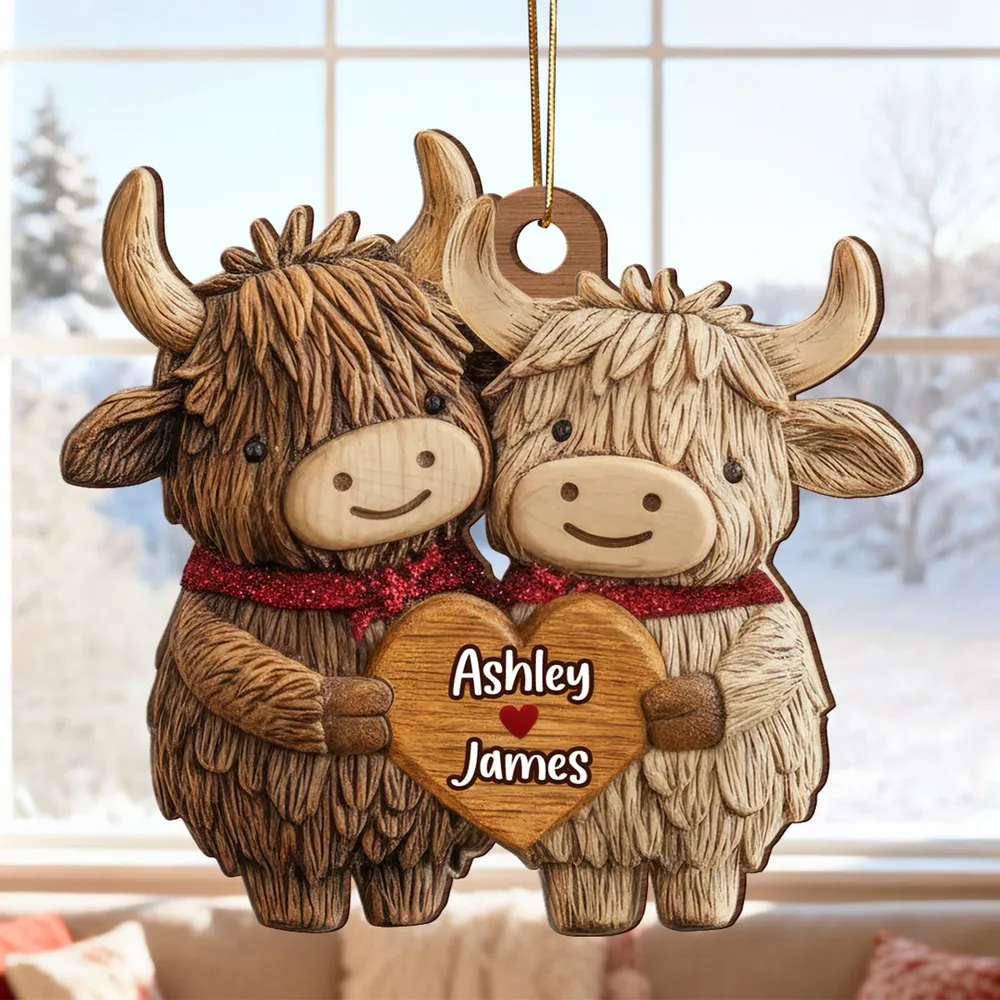 Wooden Ornament with Personalized Name Look, Adorable Animal Couple Hugging with Heart, Sweet Holiday Gift - Image 3