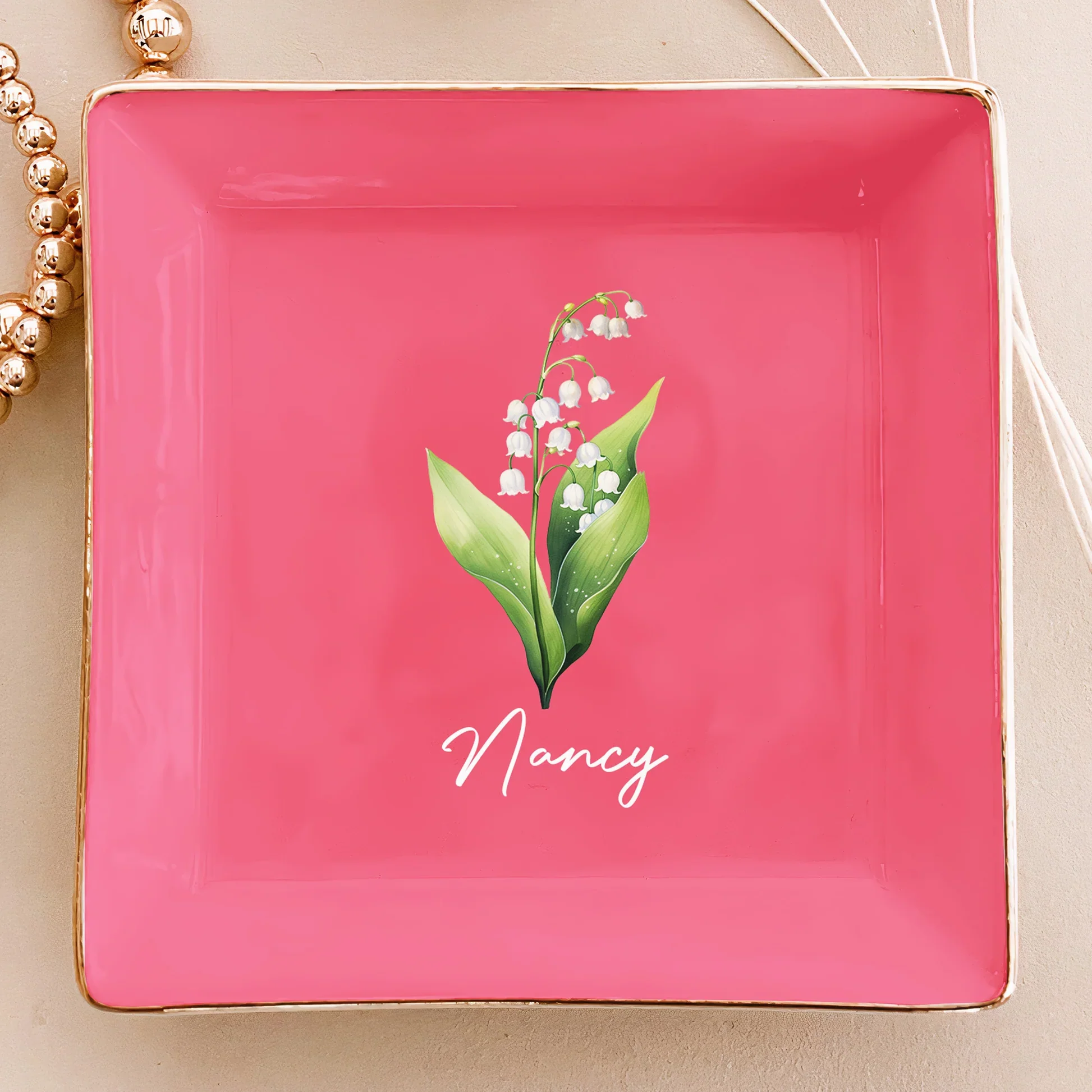 Elegant Personalized Jewelry Dish with Birth Flower Design for Daily Jewelry Storage, Thoughtful Gift for Mom or Friend - Image 2