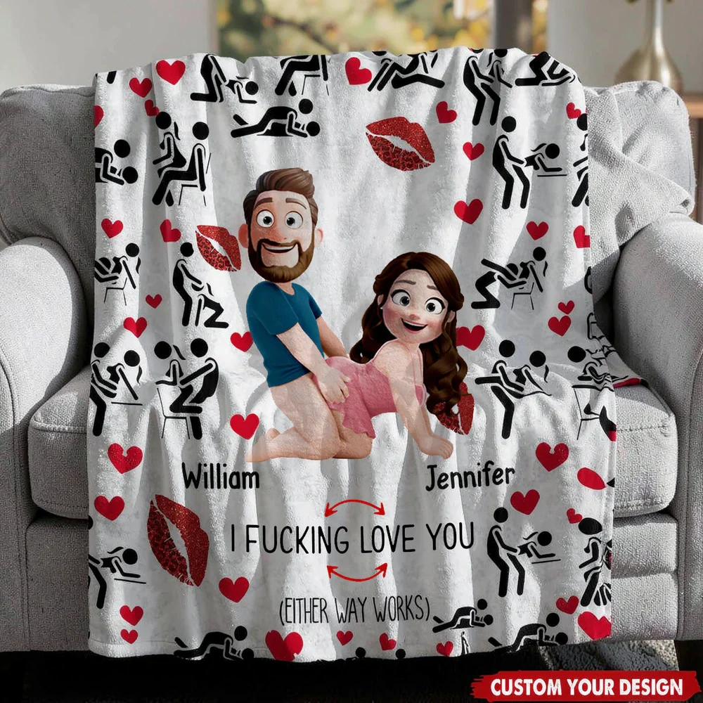 I Love You Personalized Fleece Blanket with Cute Couple Illustration, Lips and Hearts - Funny Sweet Gift for Partners - Image 3