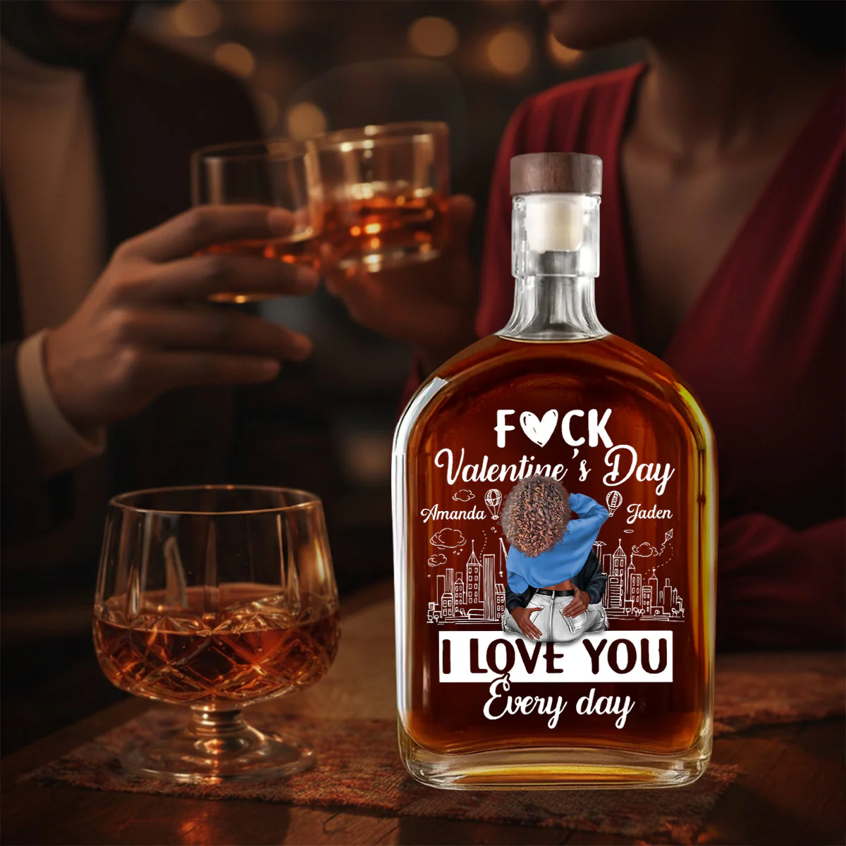 Personalized Glass Spirits Decanter With Couple Hugging Illustration, City Sketch & I Love You Every day, Unique Romantic Gift - Image 6