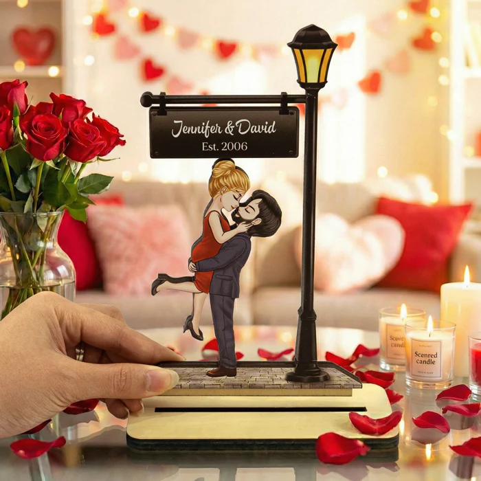 Personalized 2-Layer Wooden Plaque Kissing Couple Under Street Lamp - Romantic Home Display, Unique Gift for Wife or Husband - Image 5