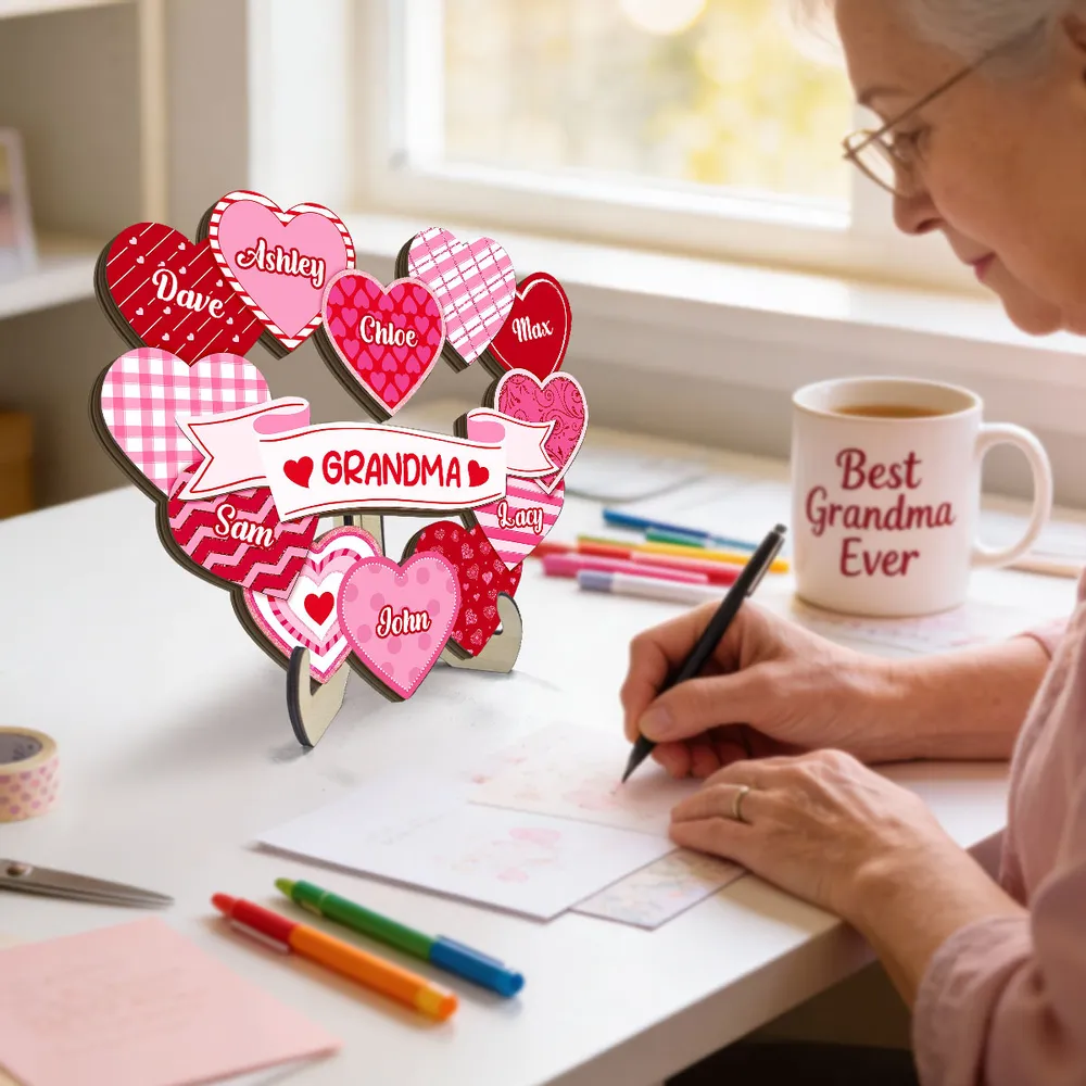 2-Layer Wooden Plaque with Pink Heart Bouquet and Grandma Banner, Personalized Grandkids Names, Heartfelt Gift - Image 2