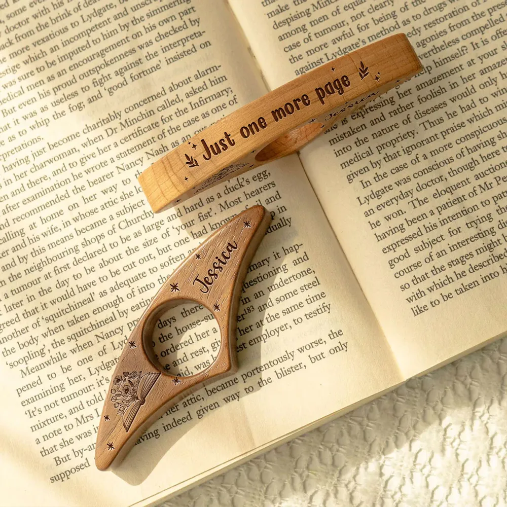 Custom Book Page Holder for Book Lovers - Cute Starry Book Design, Unique Gift for Her Reading Nights - Image 4