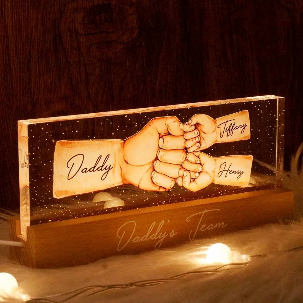 Daddy's Team Fist Bump Personalized Acrylic LED Night Light, Father's Day Gift For Dad, Grandpa, Husband - Image 3