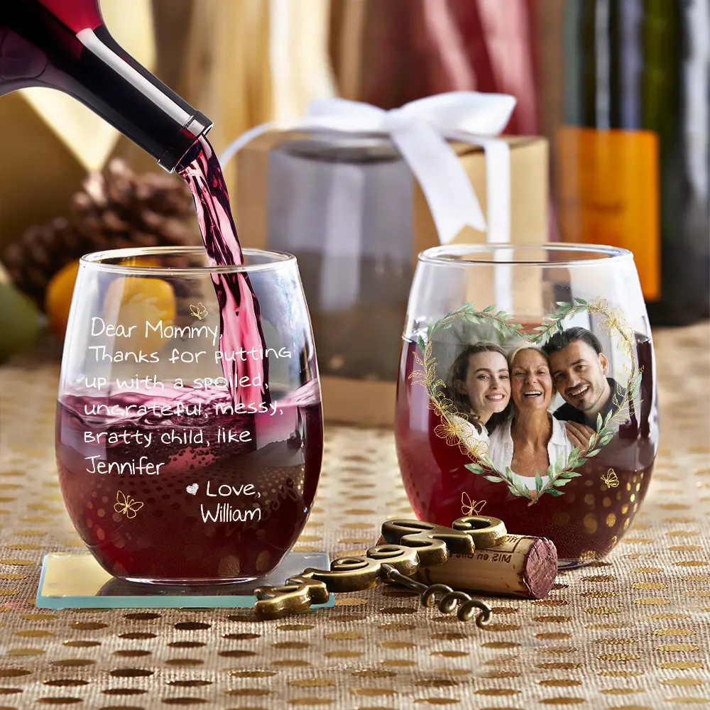 Dear Mom, Thanks for Putting Up with Me – Funny and Personalized Wine Glass with Heart-Shaped Photo, Customizable with Names, Perfect Gift for Mother’s Day or Family Celebration - Image 7