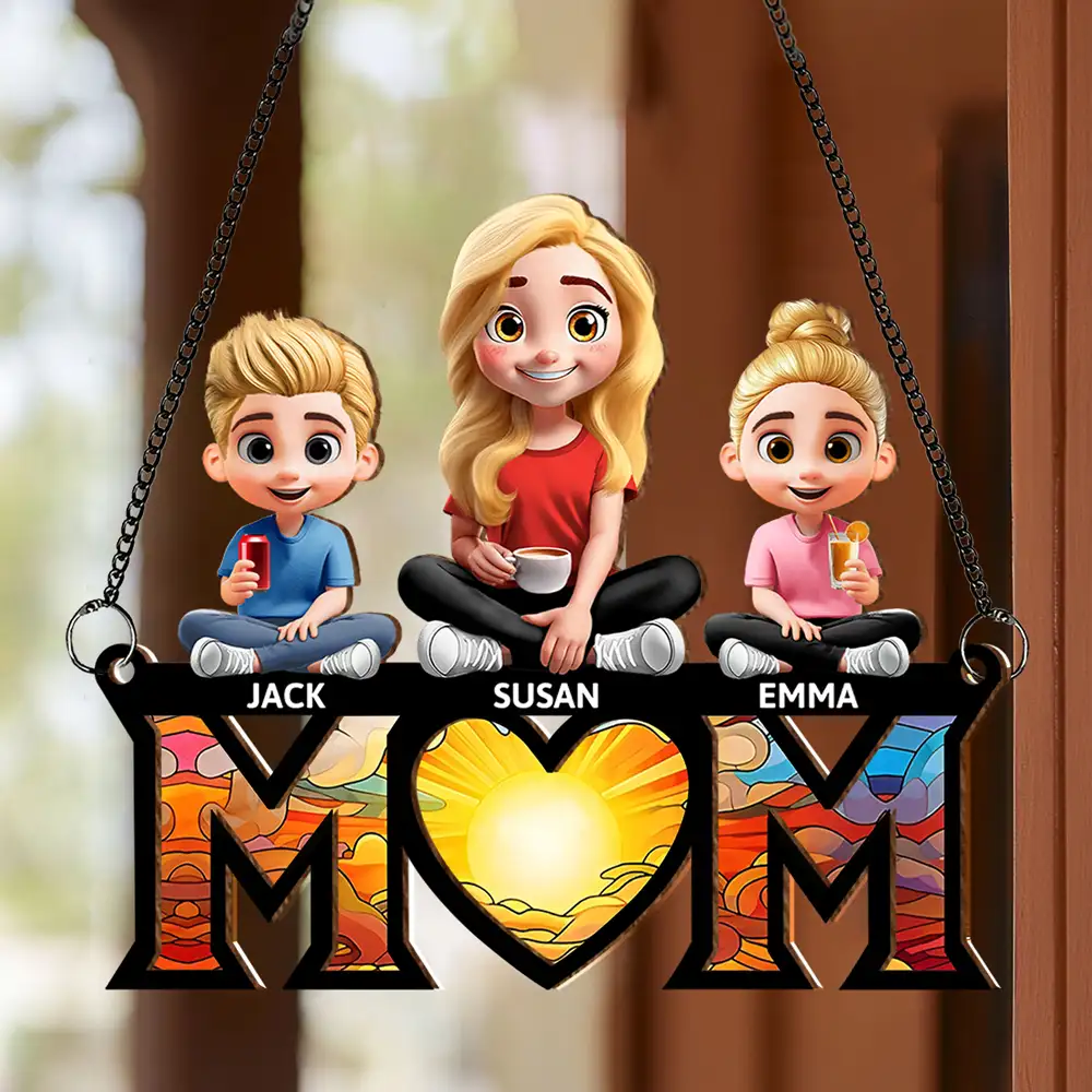 Personalized MOM Ornament with Family Figures – Custom Wood and Acrylic Layered Keepsake Gift