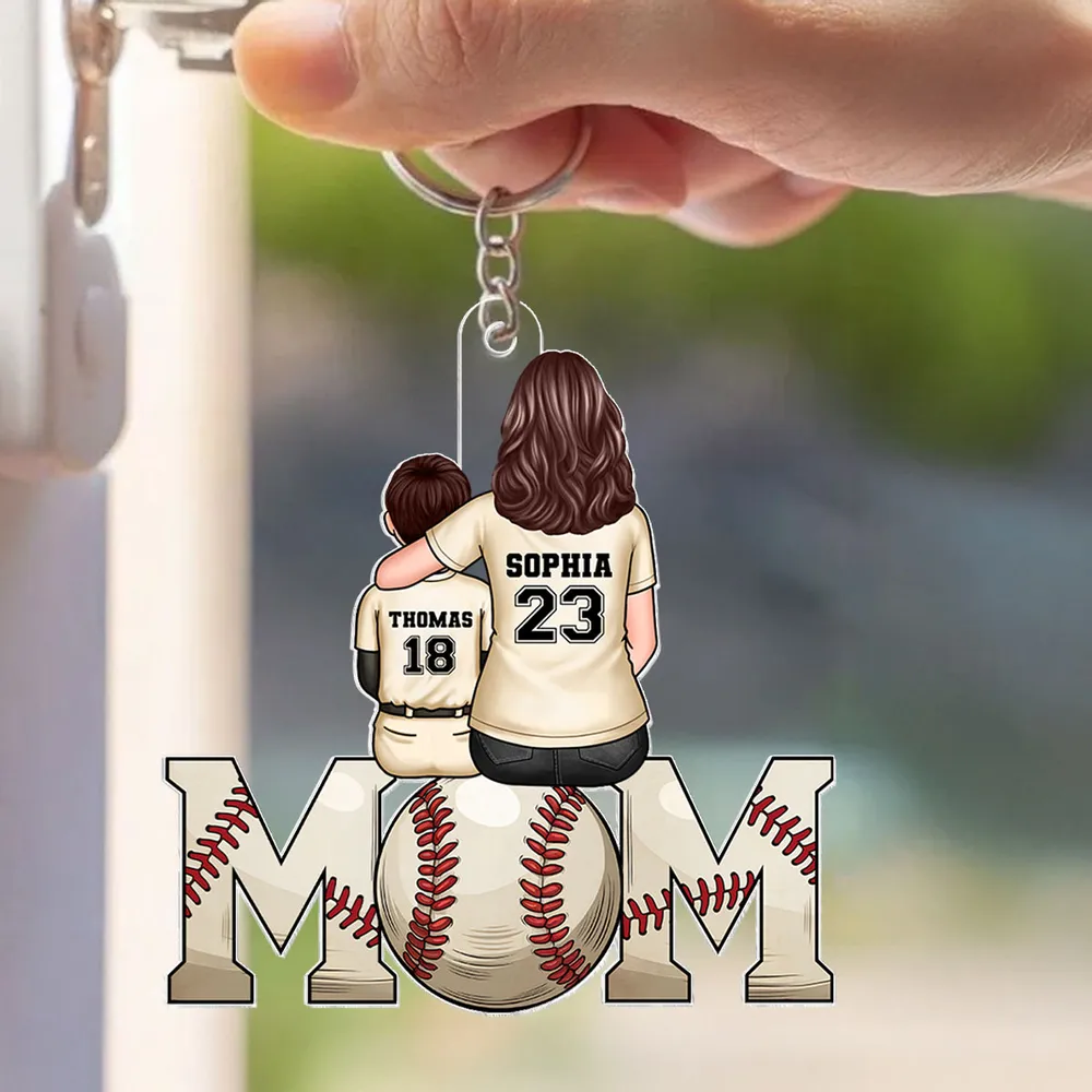 Custom Keychain with Mom and Kids in Jerseys – Personalized Gift - Image 5
