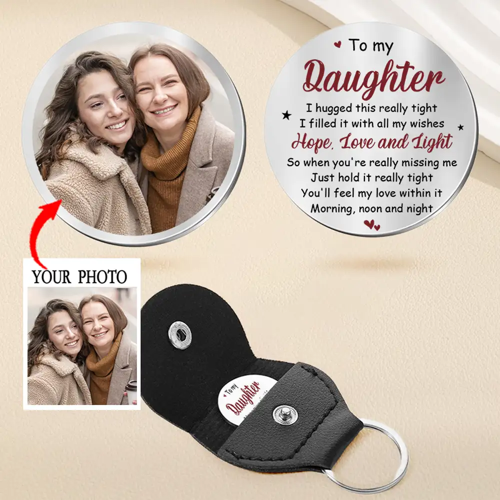 Personalized Mother‑to‑Daughter Pocket Hug, Leather Case & Metal Disc Keepsake, Carry Mom’s Love Anywhere