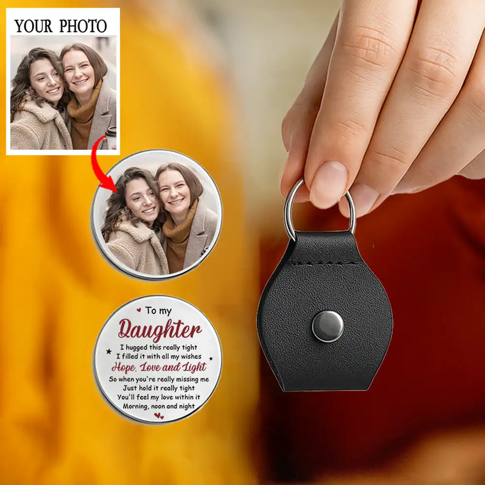 Personalized Mother‑to‑Daughter Pocket Hug, Leather Case & Metal Disc Keepsake, Carry Mom’s Love Anywhere - Image 2